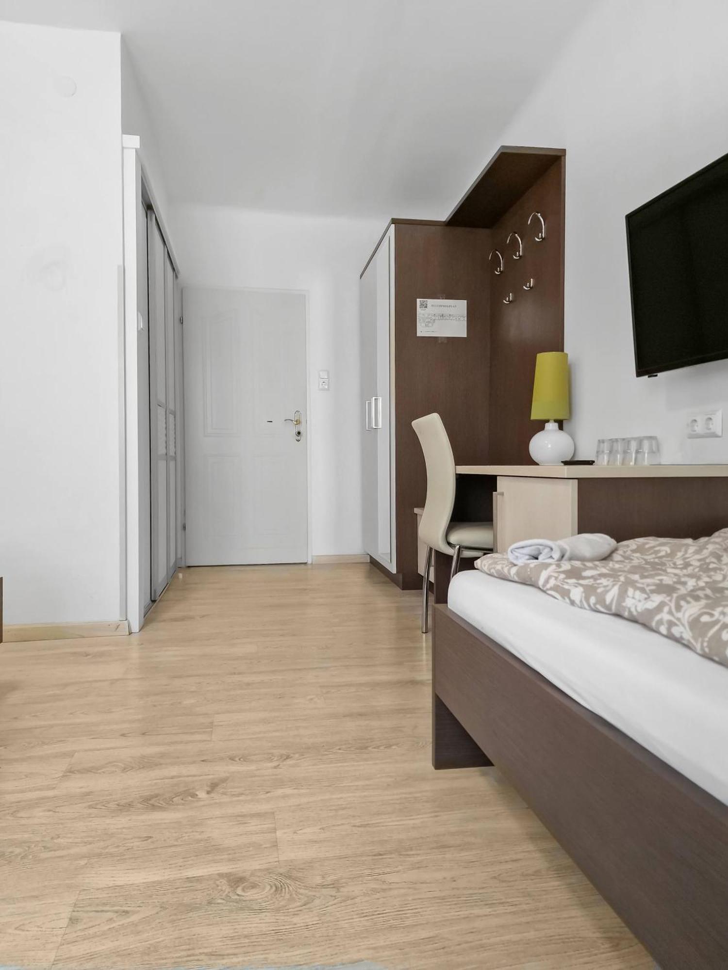 Josef Wolfik Strasse 10 Apartment Stockerau Rom bilde